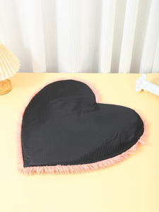 Çok Amaçlı İç Mekan Çift Katmanlı Kalp Şeklinde Peluş Evcil Hayvan Battaniyesi Yatak Yumuşak Kedi Minderi Köpek ve Araba İçin - Product Image 6