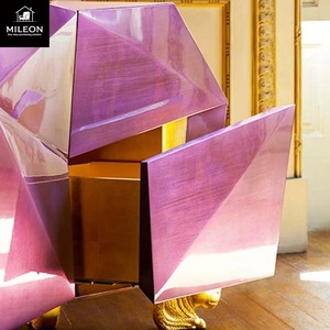 Buffet de luxe haut de gamme à <span class=keywords><strong>miroir</strong></span> géométrique diamanté avec base dorée pour salon, salle à manger, rangement, idéal pour villa et projets hôteliers - Product Image 4