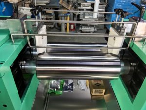 Laminadora de Dos Rodillos Abierta de 3 Pulgadas |   Máquina Mezcladora de Caucho |   Mezcladora de Tipo Abierto para Pequeños Lotes - Product Image 6