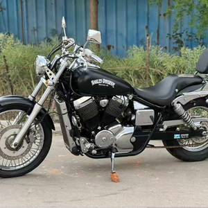 Cruiser <span class=keywords><strong>Shadow</strong></span> 400 Usato con Motore V-twin Originale Raffreddato ad Acqua Stile Classico, Condizioni Eccellenti, Guida Confortevole - Product Image 3