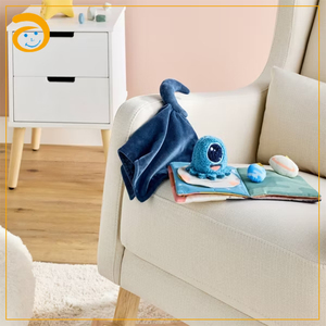 Manta de Seguridad Suave de Felpa para Bebés con Juguete de Luna/Estrella, Manta Reconfortante para Recién Nacidos - Product Image 3
