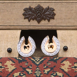 Boucles d'oreilles antiques en or 18 carats pour femmes avec design rond Boucles d'oreilles à clipser en or fin et diamant, parfaites pour offrir - Product Image 1