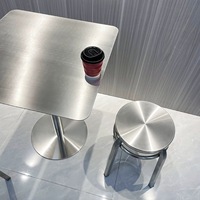 Table de bar industrielle moderne texturée en acier inoxydable pour restaurant, bar à domicile, utilisation commerciale pliable, durable et élégante