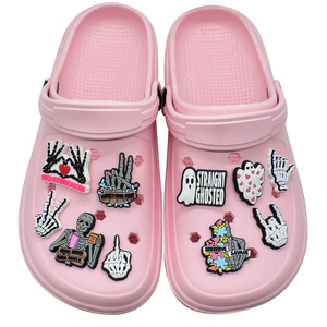 Abalorios para zapatos de esqueleto gótico personalizados, pines para zapatos estilo punk oscuro, insignias para zuecos con diseños de fantasma espeluznante y corazón roto, venta al por mayor y a granel, regalo - Product Image 2