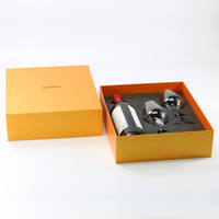 Boîte cadeau en carton rigide recyclable sur mesure OEM avec couvercle et base pour bouteilles de vin et verres, avec insert en mousse alimentaire