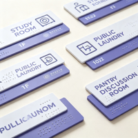 Letrero Acrílico en Braille, Placa con Número de Aula, Marcador de Nombre de Puerta Personalizado para Accesibilidad