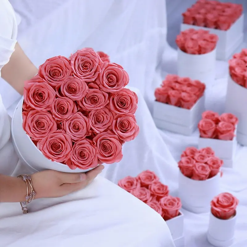 2022 Valentine's gift Hot selling Preserved rose gift box Eternal rose in round box 5-6 cm rose for Valentine's gift