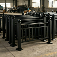 Rampe d'escalier, Garde-corps en aluminium, Garde-corps en grille de tubes carrés en aluminium