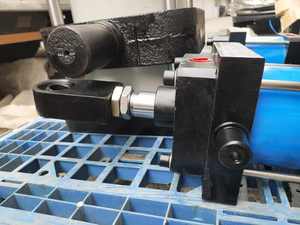 Cilindro Neumático de Servicio Pesado de 300 mm de Carrera con Doble Pistón, Diámetro de 125 mm, Componentes de Engranajes y Rodamientos, Personalizable - Product Image 3