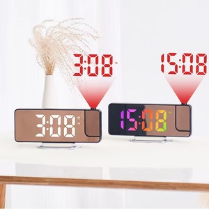 Réveil numérique à projection LED <span class=keywords><strong>avec</strong></span> <span class=keywords><strong>projecteur</strong></span> d'heure rotatif RGB, fonction calendrier et température, miroir pour usage domestique - Product Image 4