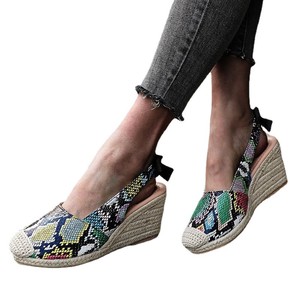 Sandales compensées décontractées pour femmes à bout rond en faux daim imprimé floral, style espadrille, vente en gros d'usine - Product Image 5