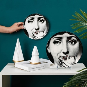 Assiette décorative de style nordique très vendue, assiette suspendue de 8 pouces, assiette en céramique vintage européenne - Product Image 1