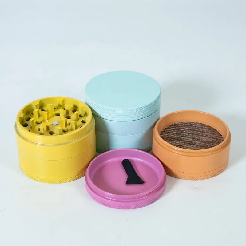 UKETA Wholesale Manual Herb Grinder OEM/ODM custom logo 4 Layer crusher Aluminium alloy metal ceramic herb grinder