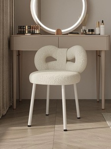 Vente en gros de chaises de <span class=keywords><strong>studio</strong></span> de maquillage en bois personnalisées portables et professionnelles meubles de chambre à coucher cosmétiques personnalisés meubles de maison à usage général - Product Image 2