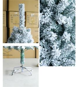 Sapin de Noël floqué avec effet neige tombante en PVC crypté - Product Image 5