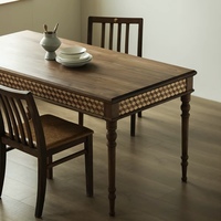 Table à manger en noyer noir massif de style mi-siècle ; une longue table qui peut également servir de bureau d'étude ou de bureau d'écriture.