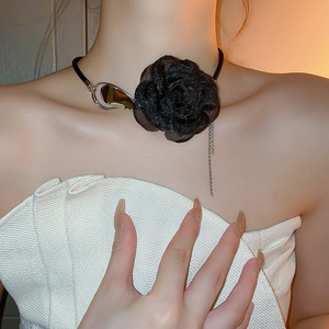 2024 nueva llegada tela <span class=keywords><strong>de</strong></span> malla negra 3D flor collar gargantilla dulce collar grande Boho negro Rosa flor collares al por mayor - Product Image 6
