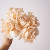 Bouquet de mariée en rose artificielle douce de haute qualité, tactile et hydratante, avec rose Titanic