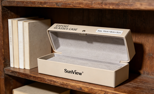 Étui à lunettes haut de gamme en carton rigide avec procédé de lamination, doté d'un fermoir à charnière métallique et d'une doublure en éponge - Product Image 4