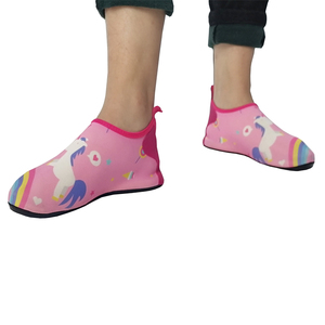 Chaussons personnalisés en néoprène pour femmes, chaussettes aquatiques pour piscine et plage, séchage rapide, pieds nus, chaussures d'extérieur pour surf, yoga et exercices - Product Image 6