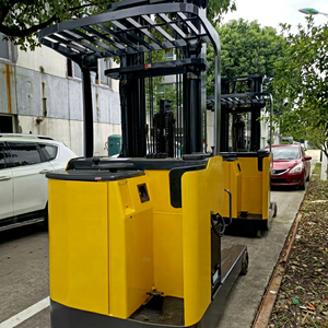 Montacargas Eléctrico de 2.5 Toneladas, Alcance de 6 Metros, Mástil de Tres Etapas, Neumáticos Sólidos, Longitud de Horquilla de 1220 mm, Desplazador Lateral Eléctrico - Product Image 1