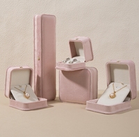 Boîte de rangement et accessoires de bijoux de taille de bouton de perle de velours de haute qualité