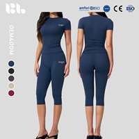 Pantalon de yoga et fitness moulant, léger et respirant, taille haute, extensible, séchage rapide, effet sculptant, longueur mollet, couleur unie