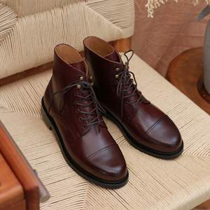 Botas británicas retro para hombre, modernas y versátiles, con cordones, de cuero genuino. - Product Image 2