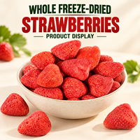 Volledige gevriesdroogde aardbeien, klaar om te eten, zoet gedroogd fruit in 1 kg bulkverpakking voor snacks en voedselverwerking