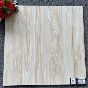 Entrega Rápida, Baldosas de Parqué de Madera de Alto Brillo de 600X600mm en China, Baldosas con Patrón de Madera Beige para Salas de Exposiciones - Product Image 1
