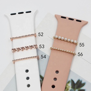 Vente en gros de breloques pour Apple Watch 10 9 8 ULTRA 46mm 42mm, en acier inoxydable plaqué or PVD, avec boucle papillon - Product Image 1