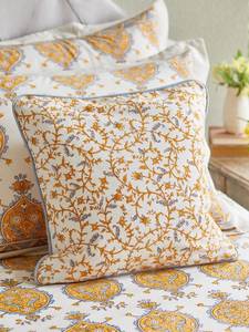 Housse de coussin carrée en coton imprimé à la main motif floral de la marque PRABHAVA, qualité supérieure, avec fermeture éclair, lavable, personnalisable, vente en gros - Product Image 1