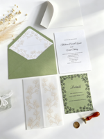 Ensemble d'invitations de mariage botaniques vert sauge, avec enveloppe verte doublée, pochette en vélin à motif floral et dorure à chaud, kit d'invitations de mariage florales