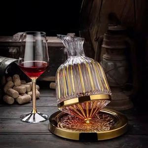 Carafe à vin rouge de luxe 1500 ml avec boîte cadeau, design Striker or et argent, verseur gyroscopique rotatif à 360° - Product Image 2