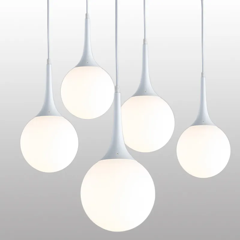 Lampe suspendue blanche laiteux pour escaliers, design moderne, luminaire décoratif d'intérieur, idéal pour une salle à manger ou des escaliers