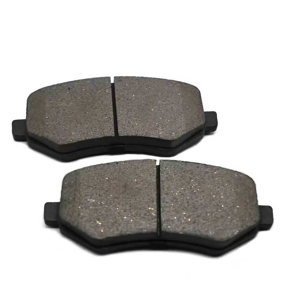 High Quality Auto Brake System Accessories Supplier QF167 for BAOJUN 310W China Car Best Price Ceramic Front Brake Pad Kit Brake Parts Image 4