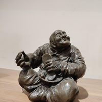 Statue de Vieil Homme Assis en Bronze Coulé à la Main, Sculpture Réaliste en Cuivre Style Folklorique, Décoration de Bureau, Ornement Artisanal en Métal Personnalisé