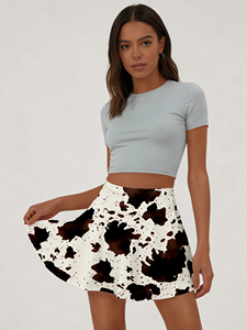 Minifalda acampanada de cintura alta con estampado de vaca para mujer de talla grande, diseño deportivo, antiexposición, para looks casuales y activos. - Product Image 3