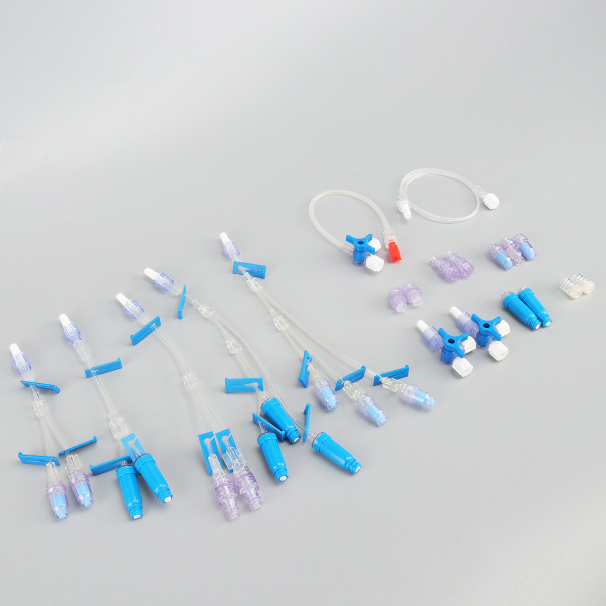 Tubo de extensión unidireccional de múltiples canales con conector de infusión sin aguja de presión negativa