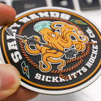 Étiquettes de patch en relief 3D personnalisables à coudre, nom de marque privée, couleur personnalisée, PVC souple lavable pour vêtements, chaussures
