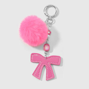 Mengda Automne et Hiver Ins Personnalité Mode <span class=keywords><strong>Mohair</strong></span> Goutte D'huile Coeur Cristal Panda En Cuir Arc Porte-clés Sac Ornement Suspendu - Product Image 3