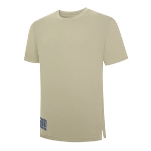 T-shirt sportif de qualité professionnelle pour homme, 100 % polyester, brodé, séchage rapide + évacuation de l'humidité pour l'entraînement actif - Product Image 1