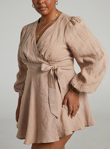 Abbigliamento all'ingrosso da donna abiti <span class=keywords><strong>in</strong></span> lino di lusso manica lunga scollo a V di alta qualità <span class=keywords><strong>in</strong></span> cotone <span class=keywords><strong>viscosa</strong></span> Mini <span class=keywords><strong>abito</strong></span> avvolgente <span class=keywords><strong>in</strong></span> lino - Product Image 4