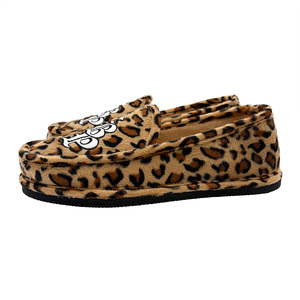 <span class=keywords><strong>Mocassins</strong></span> pour hommes avec broderie logo, semelle EVA durable collée et cimentée, pantoufles d'intérieur à enfiler motif léopard - Product Image 2