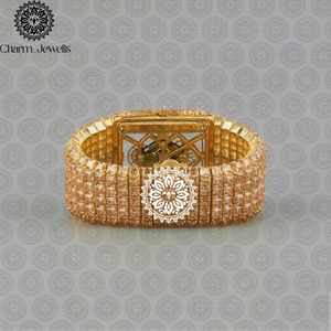 Montre-bracelet en diamant de qualité supérieure avec un ajustement confortable pour tous les jours, bijou idéal pour les événements, mariages, anniversaires, disponible au prix export. - Product Image 5