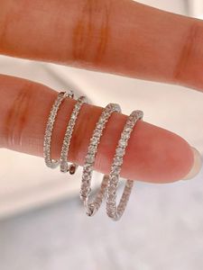 Aretes de Aro Huggie de Oro Blanco de 18K Xinfly, Diseño Clásico con Diamantes, Modernos, Regalo Religioso para Bodas y Fiestas para Niños - Product Image 3