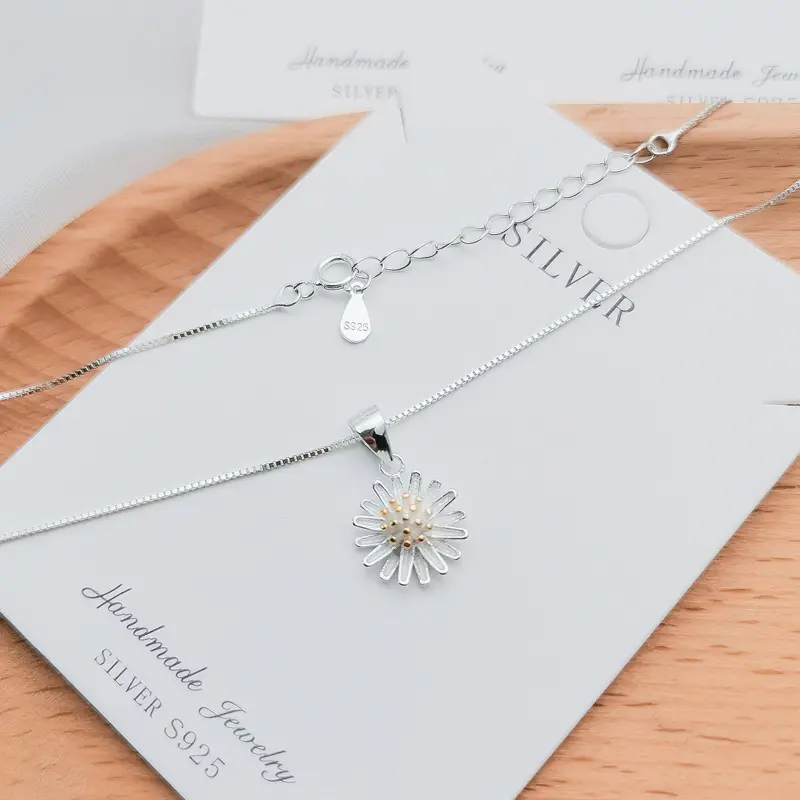 Kisvi Customized Daisy Necklace 925 Sterling Silver Light Luxury Niche Necklace Clavicle Chain