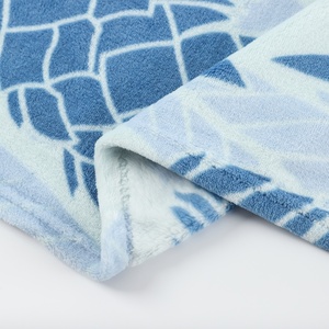 Bán Buôn San Hô Lông Cừu Lá In Mền-Siêu Mềm Mùa Đông Ném Cho Nhà, Quà Tặng, Tùy Chỉnh Thiết Kế Logo, Đặt Hàng Số Lượng Lớn Cung Cấp - Product Image 2