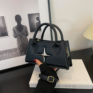 Small Niche Design Bag <strong>2025</strong> Female <strong>Trend</strong> High-End Spicy <strong>Girl</strong> New Handbag Ins Crossbody Bag Style