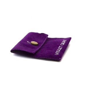 <span class=keywords><strong>Violet</strong></span> Petit Bouton Fantaisie Bijoux Cadeau Bracelet En Velours Enveloppe Sac Pochette Avec Logo De Broderie - Product Image 3